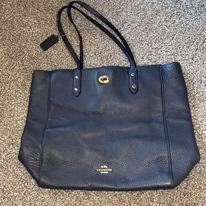COACH bag dark navy blue 💙💙